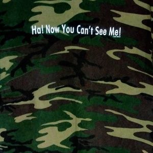 Camouflaged 'Now You Can't See Me!' T-Shirt  L